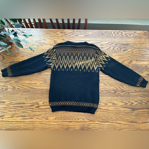 Norvyk by Ren-dale pure virgin wool.  Size large womens. - Picture 3 of 4